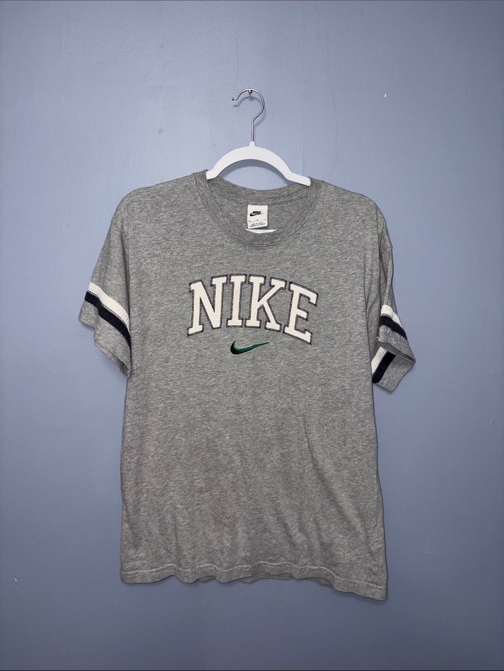 Nike • Gray T-Shirt
